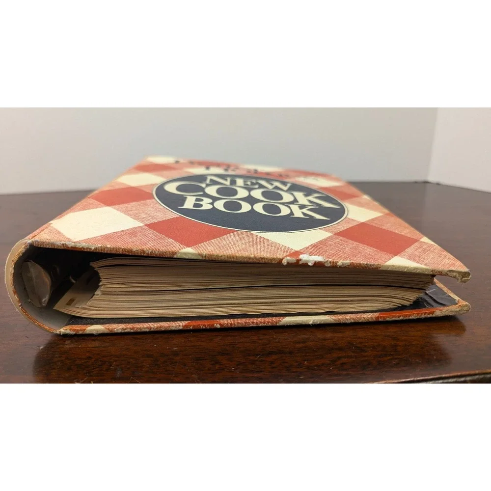 Better Homes and Gardens New Cook Book 9th Edition 1981 Hardcover Red Plaid